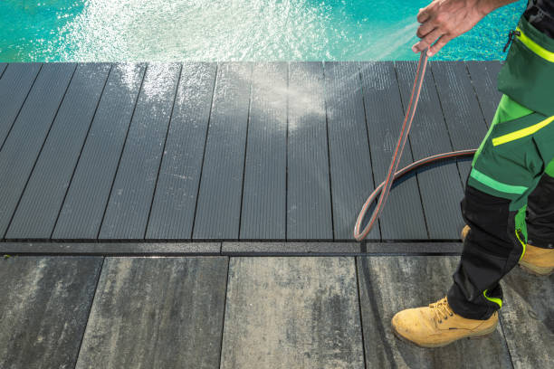 Best Commercial Pressure Washing  in Bay St Louis, MS